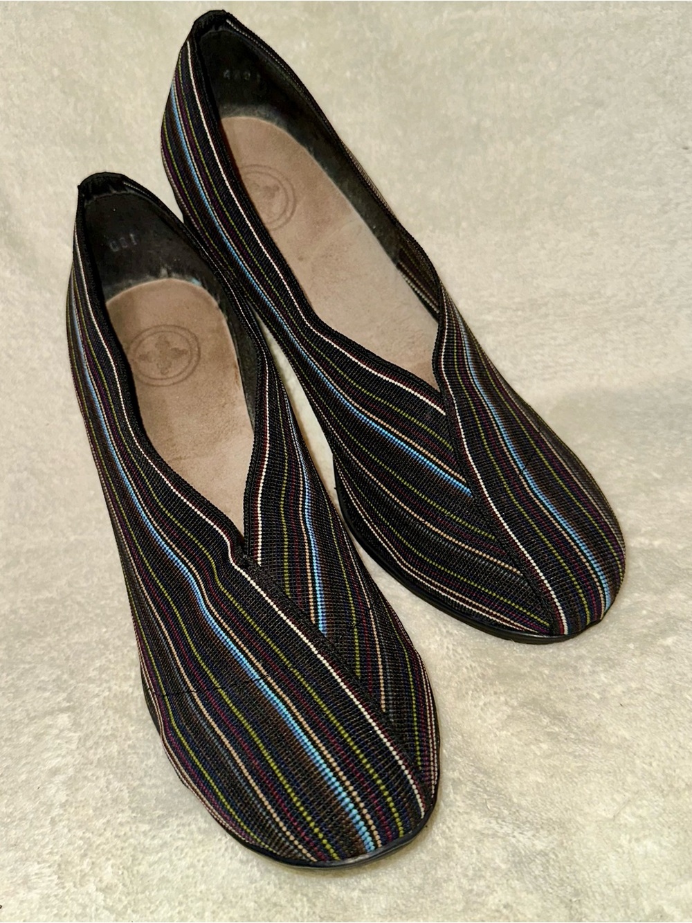 Charleston Shoe Co Womens 10M Black Multi Stripe Elastic Wedge Comfort Shoes